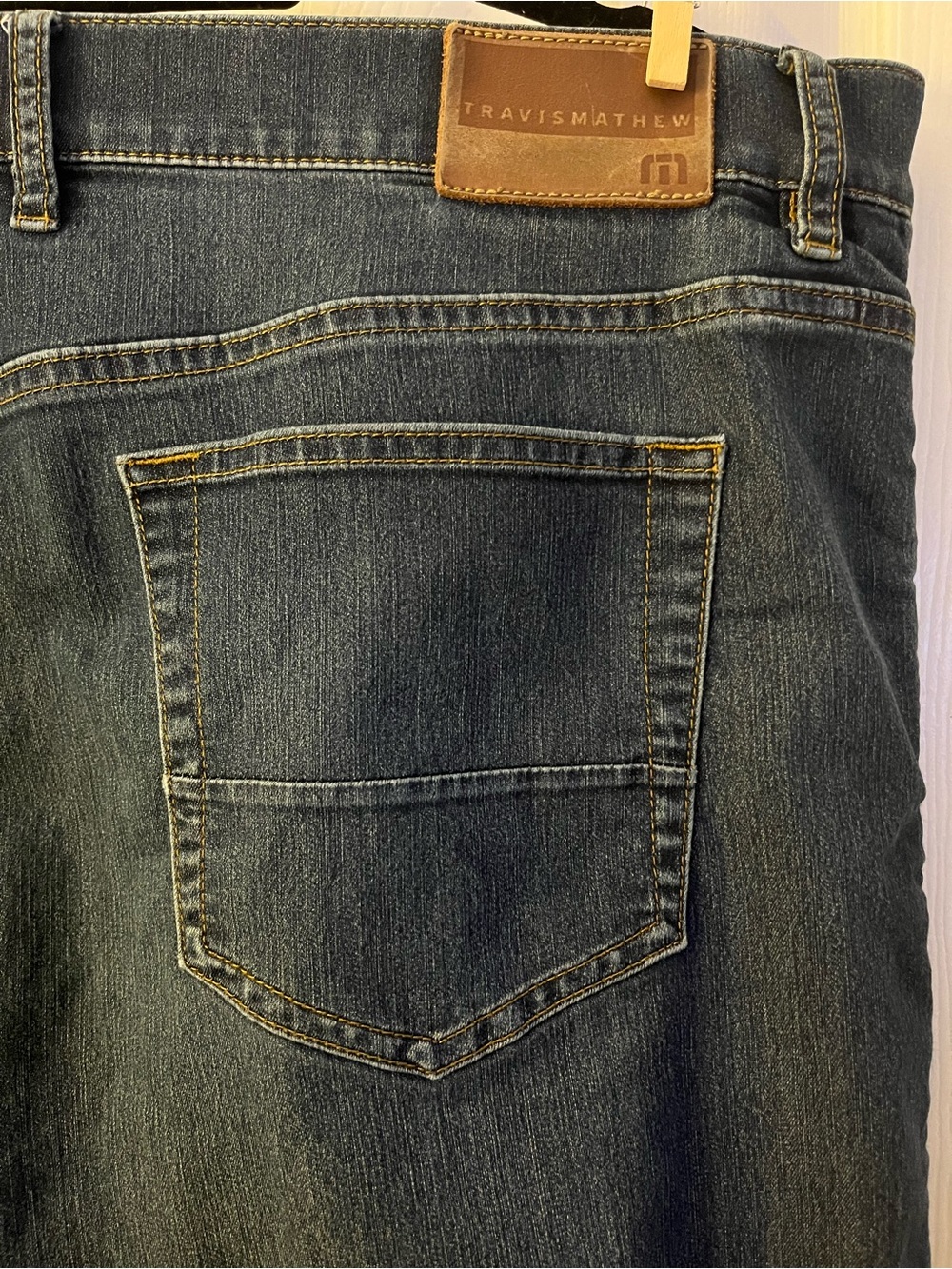 Travis Mathew Men’s Dark Blue Jeans - Picture 3 of 4